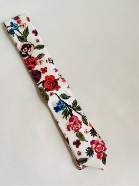 Nordstrom Rack Floral Print Skinny Tie - White with Multicolor Blooms